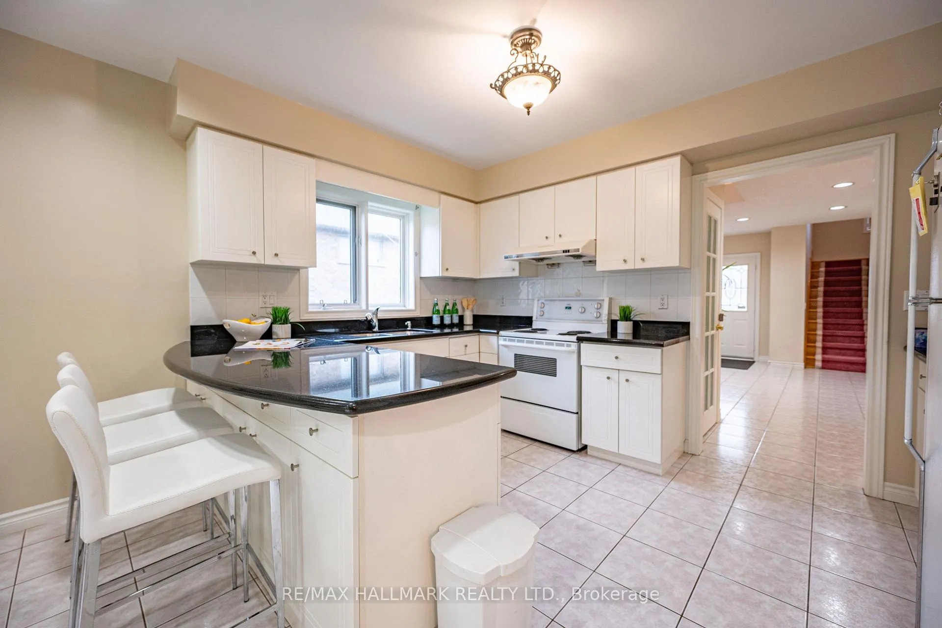 Photo 9 of 93 Tillie Square, Markham, Milliken Mills East — HOMEH
