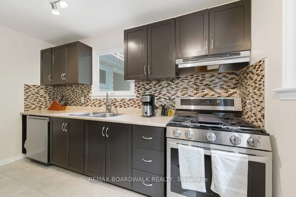 Photo 11 of 4 Glen Park Drive, Ottawa, Blackburn Hamlet (South) — HOMEH