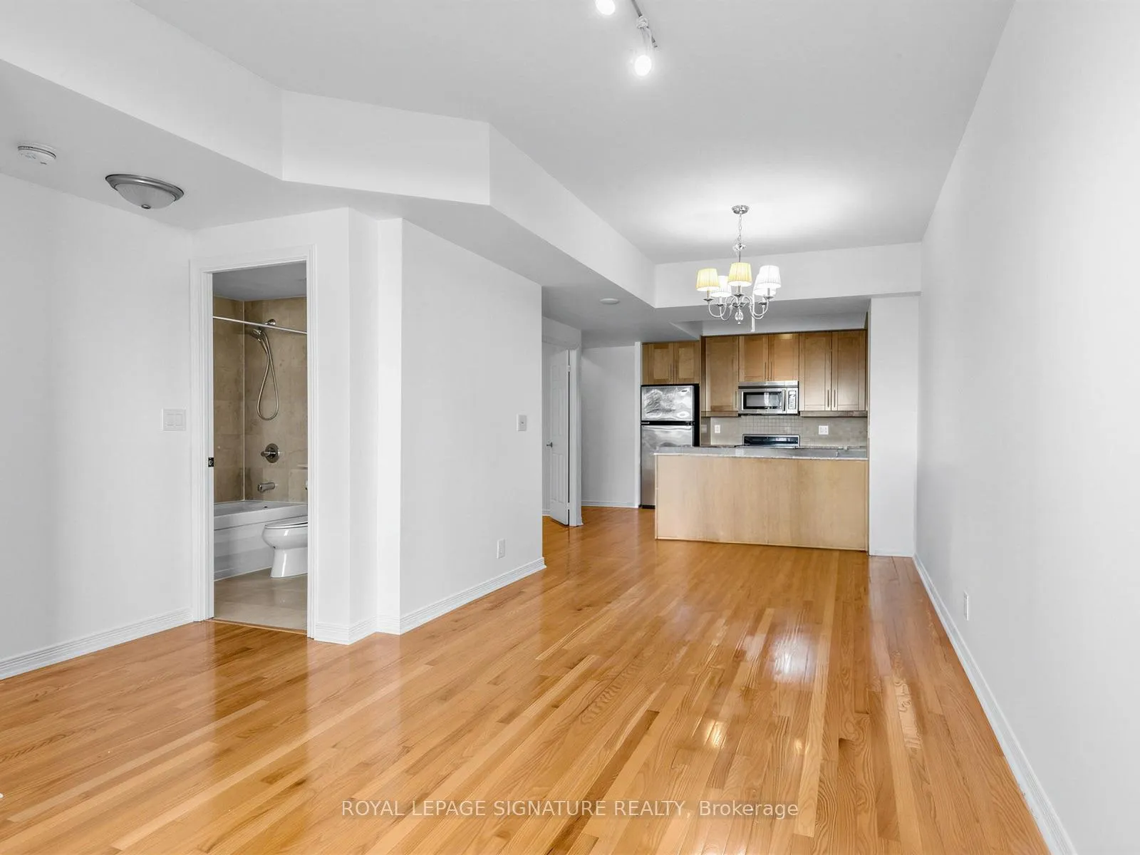 Photo 7 of Unit 409, 736 Spadina Avenue, Toronto, University — HOMEH
