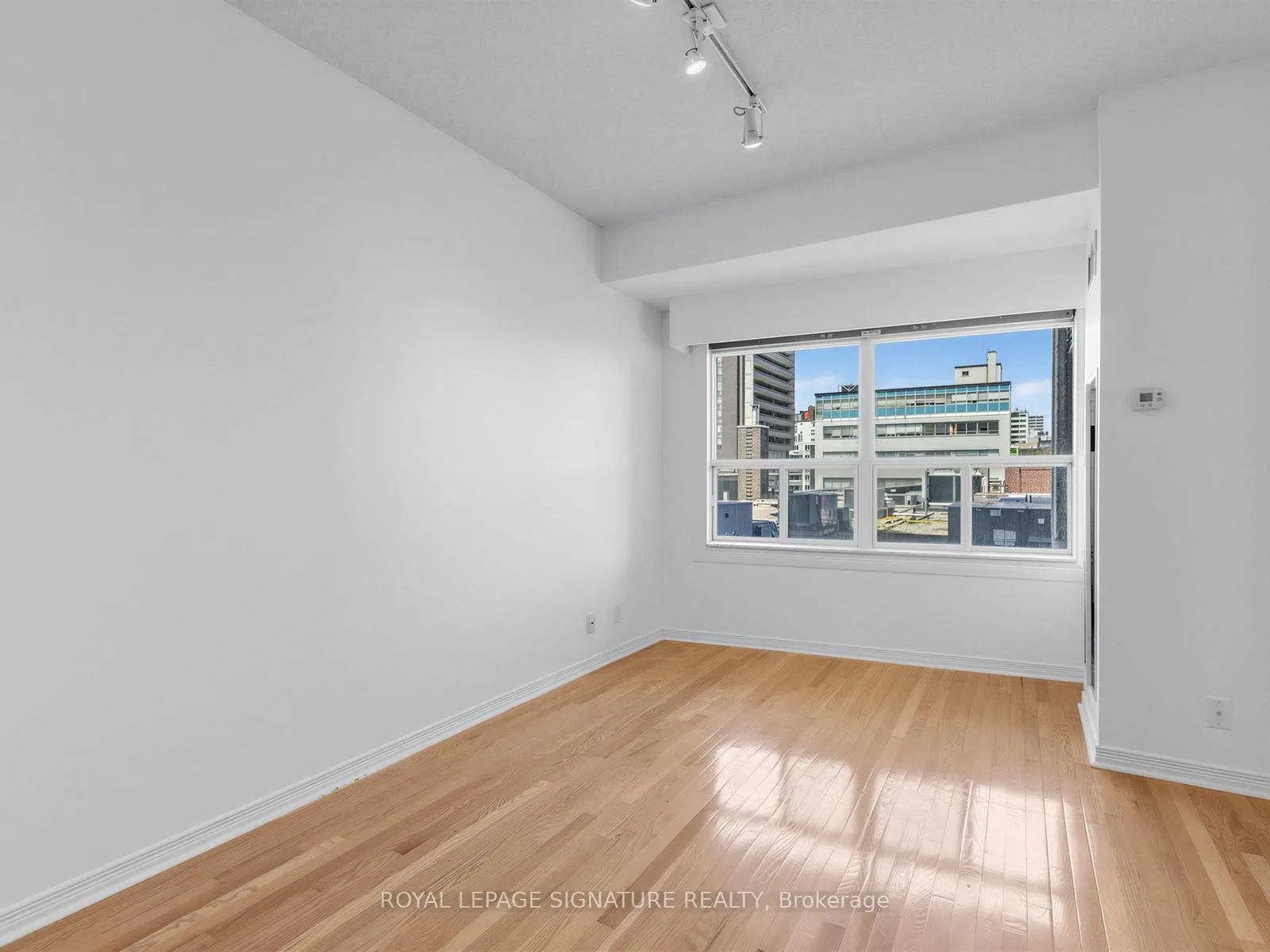 Photo 9 of Unit 409, 736 Spadina Avenue, Toronto, University — HOMEH