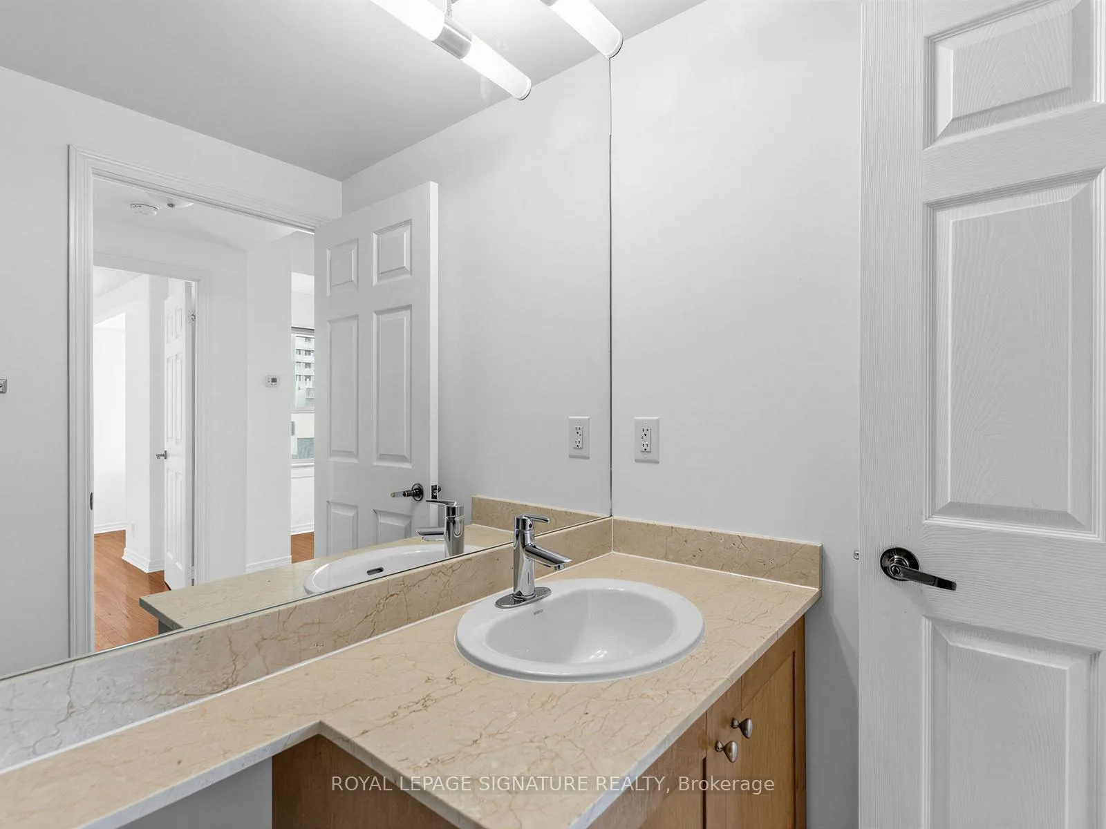 Photo 16 of Unit 409, 736 Spadina Avenue, Toronto, University — HOMEH
