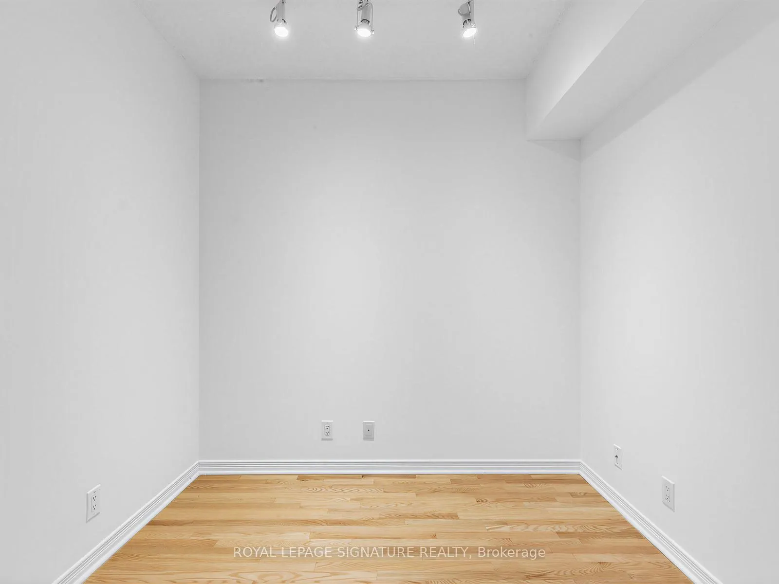Photo 18 of Unit 409, 736 Spadina Avenue, Toronto, University — HOMEH