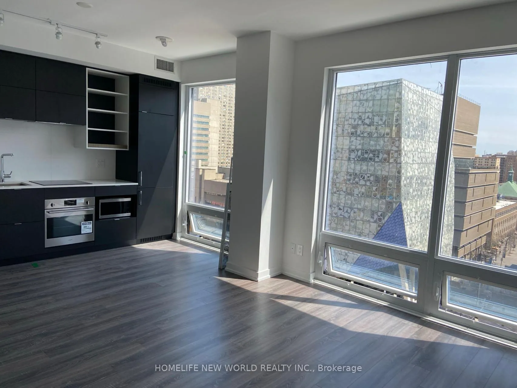 Photo 5 of Unit 902, 20 Edward Street, Toronto, Bay Street Corridor — HOMEH