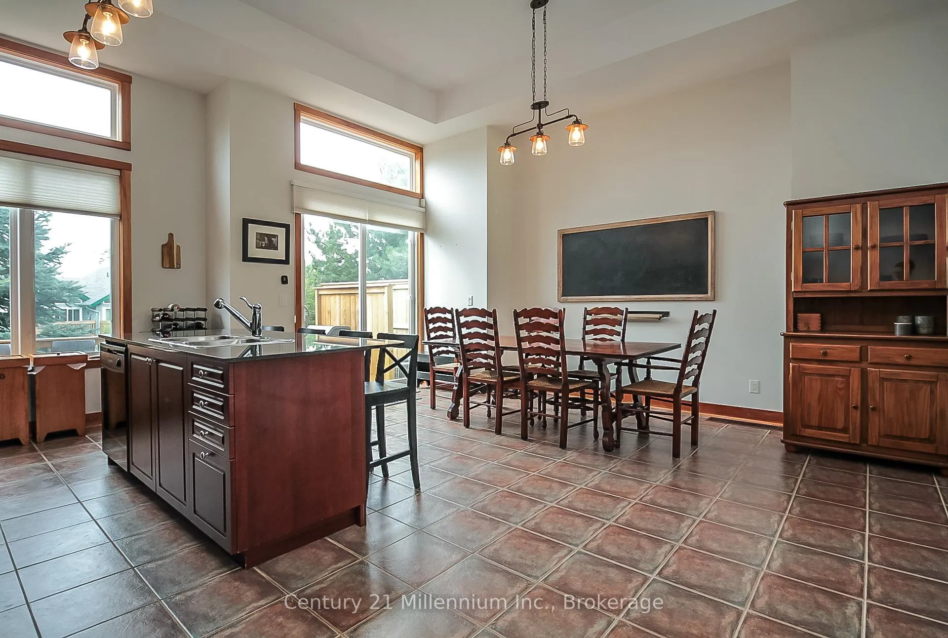 Photo 2 of Unit 7, 104 Farm Gate Road, Blue Mountains — HOMEH