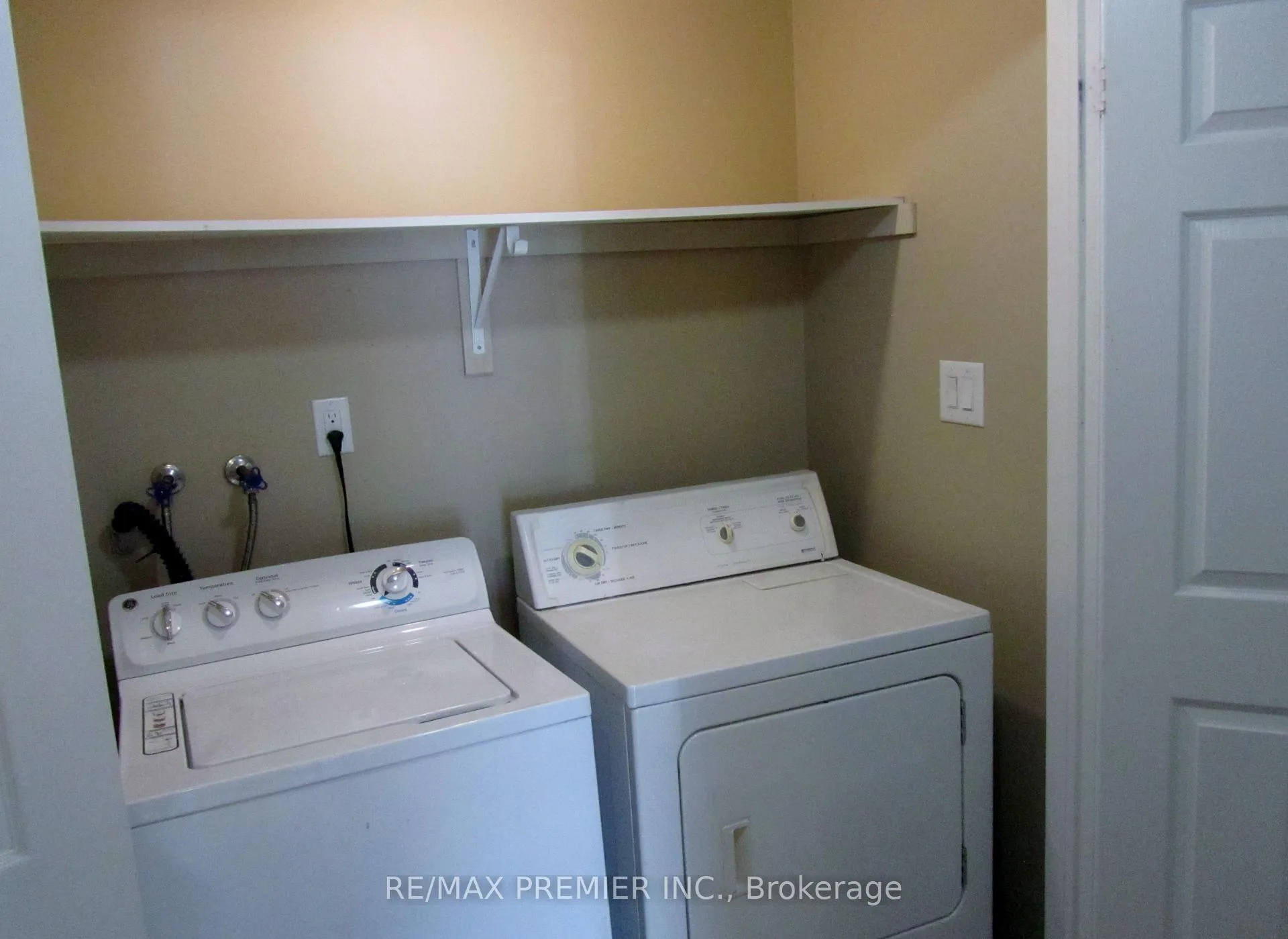 Photo 18 of Unit Unit B, 342 Edgehill Drive, Barrie, Edgehill Drive — HOMEH