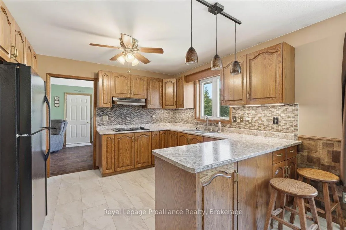 Photo 5 of 330 Thrasher Road, Belleville, Thurlow Ward — HOMEH