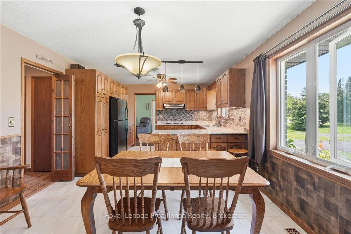 Photo 8 of 330 Thrasher Road, Belleville, Thurlow Ward — HOMEH