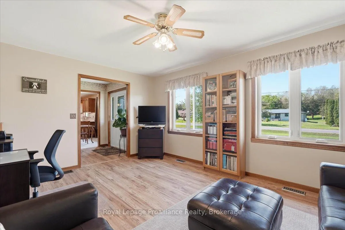 Photo 11 of 330 Thrasher Road, Belleville, Thurlow Ward — HOMEH
