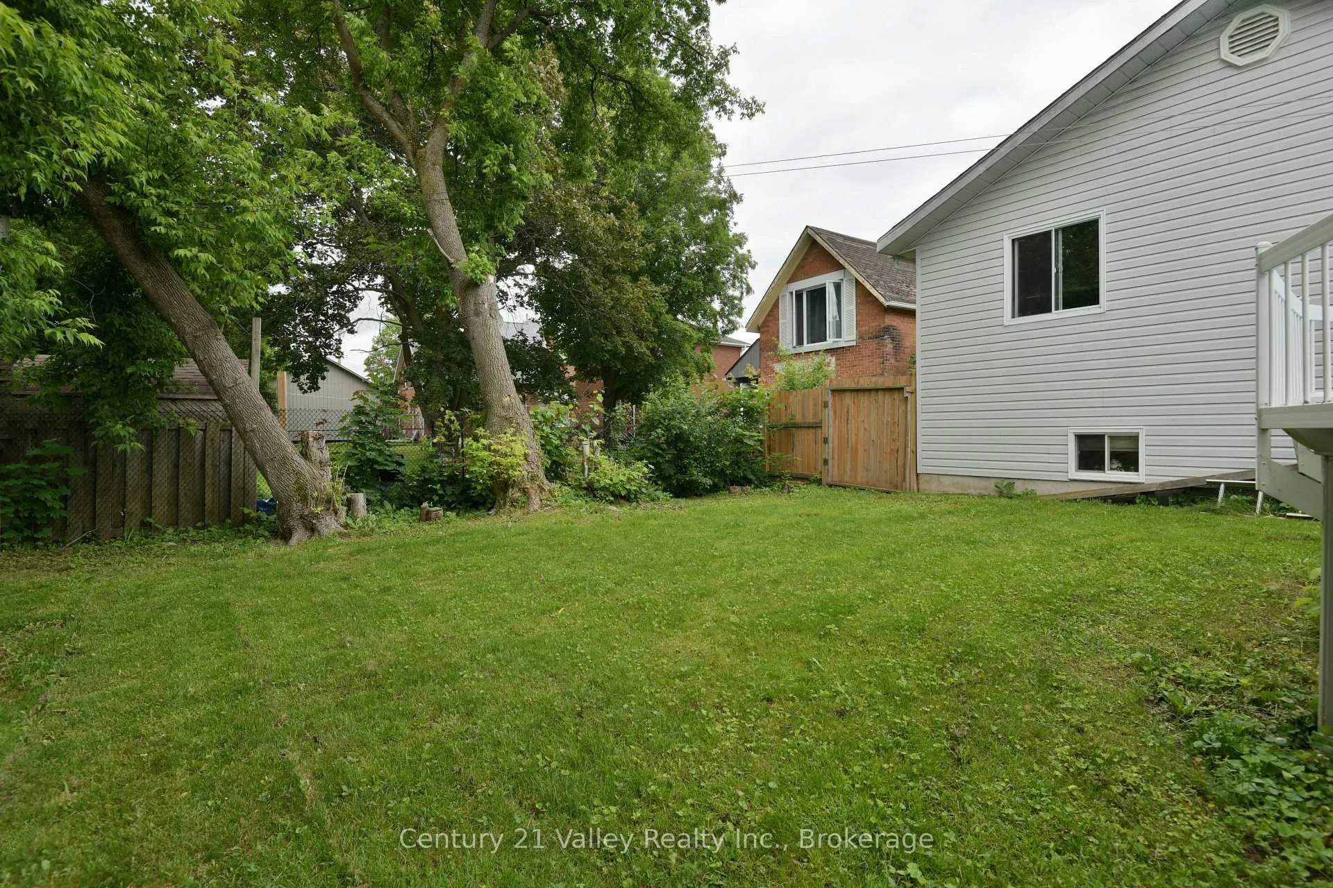 Photo 40 of 99 Queen Street N, Renfrew — HOMEH