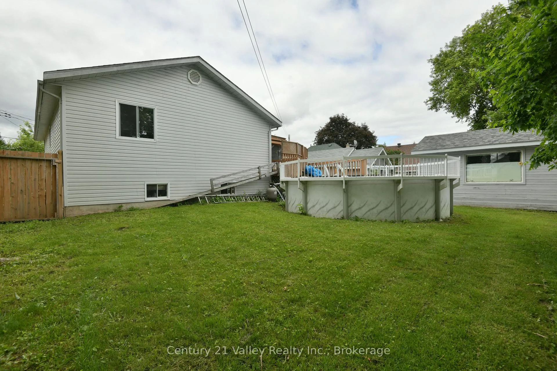 Photo 42 of 99 Queen Street N, Renfrew — HOMEH