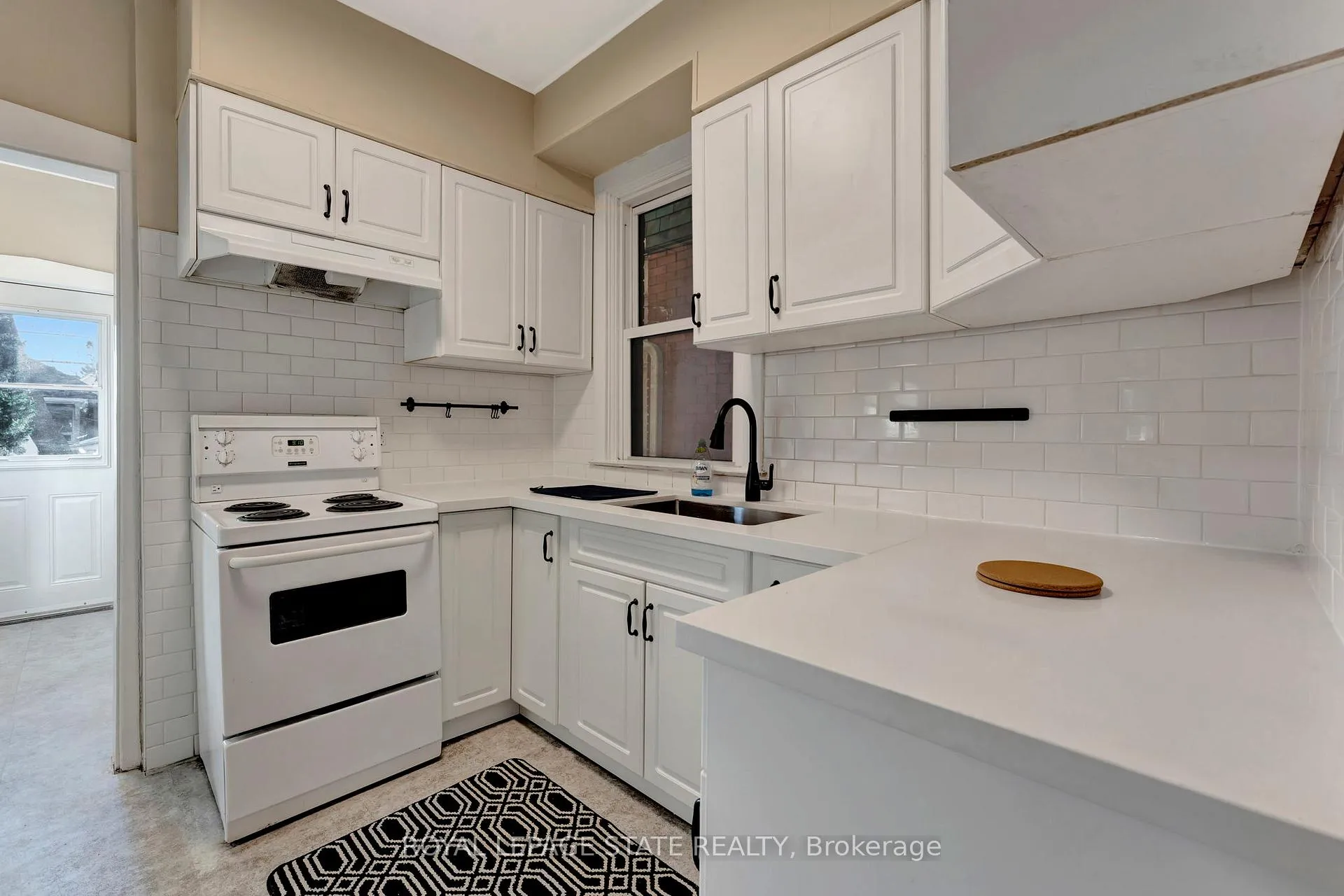 Photo 8 of 70 Belview Avenue, Hamilton, Crown Point — HOMEH