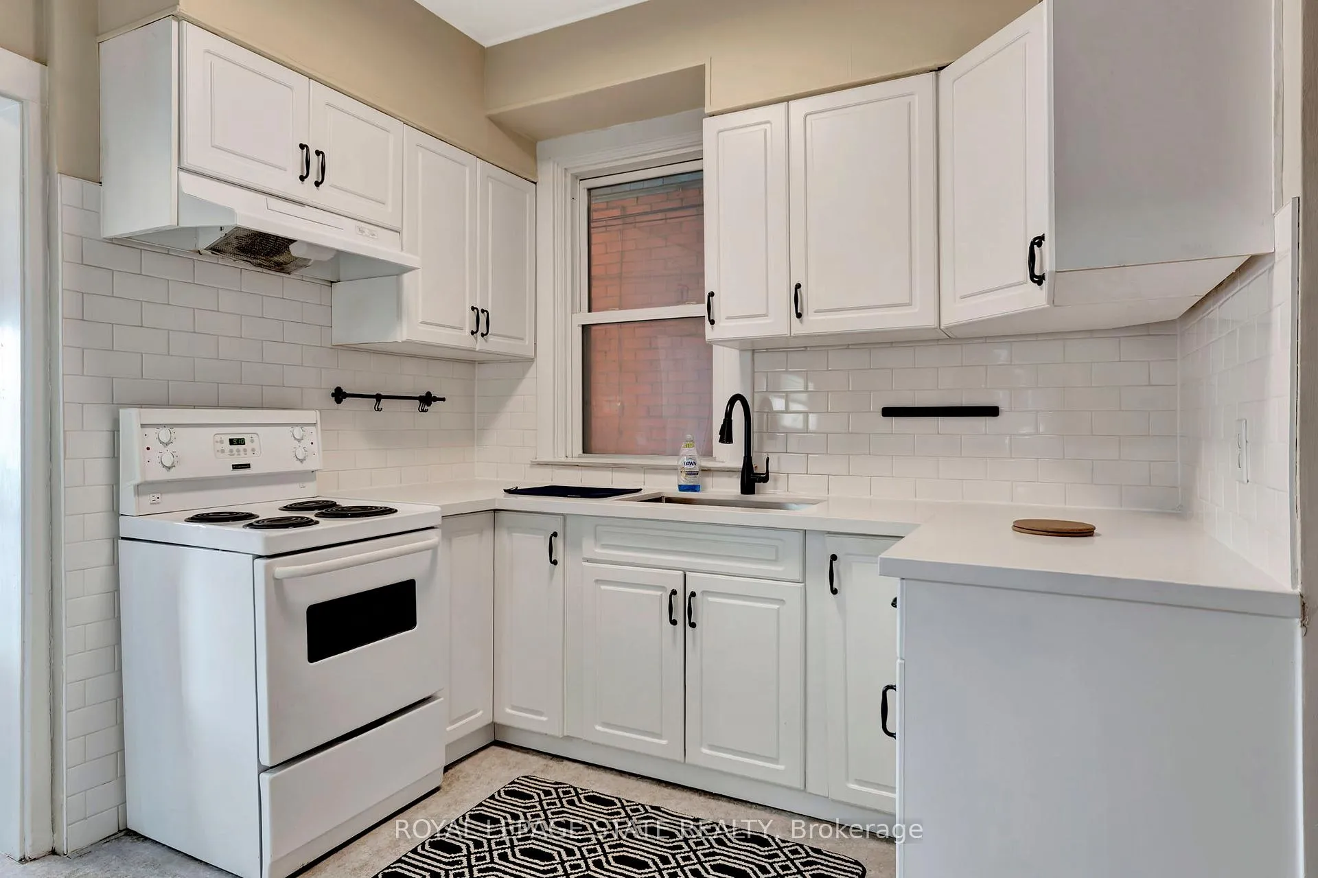 Photo 9 of 70 Belview Avenue, Hamilton, Crown Point — HOMEH