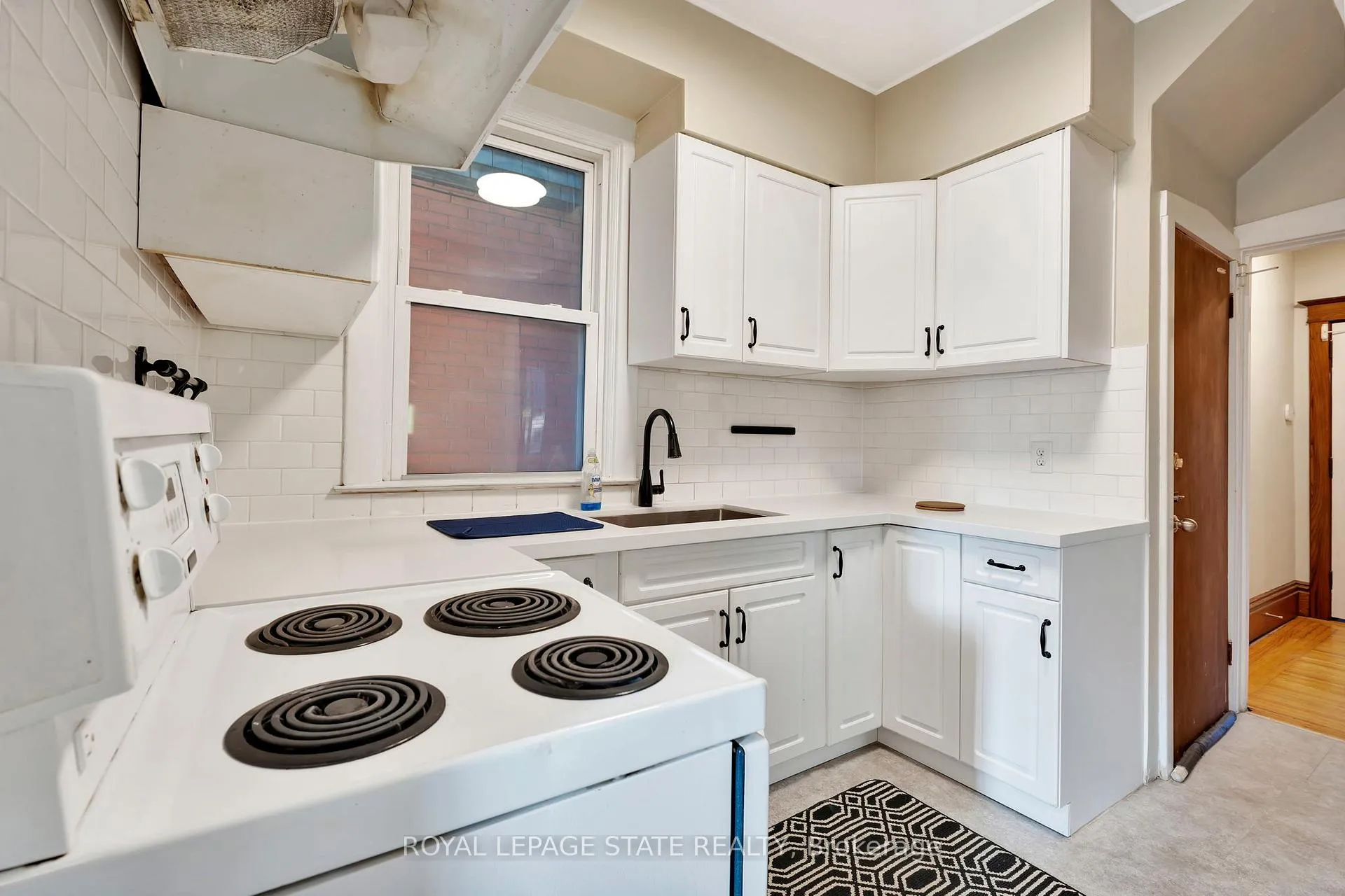 Photo 10 of 70 Belview Avenue, Hamilton, Crown Point — HOMEH