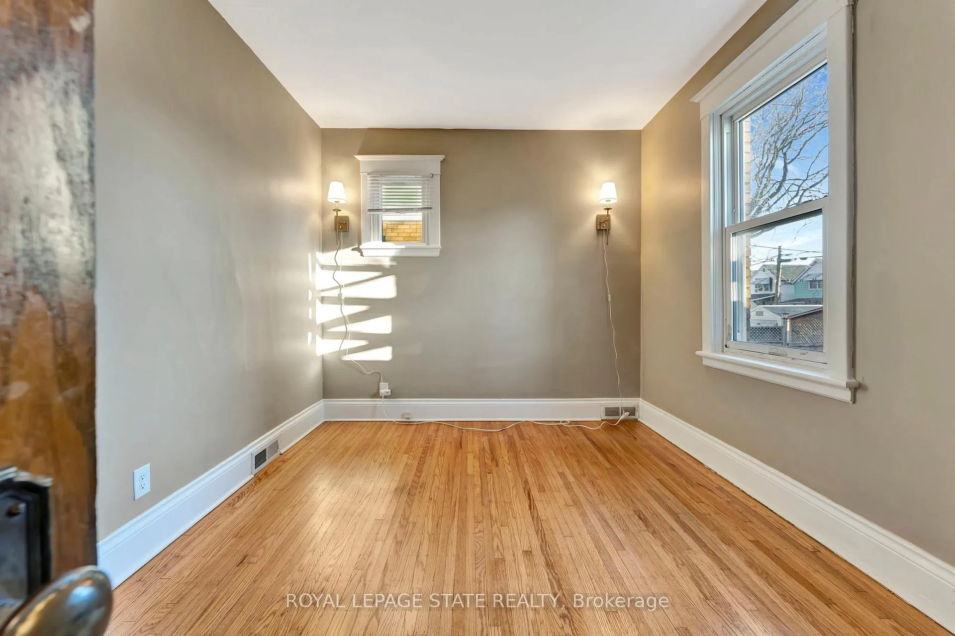 Photo 13 of 70 Belview Avenue, Hamilton, Crown Point — HOMEH