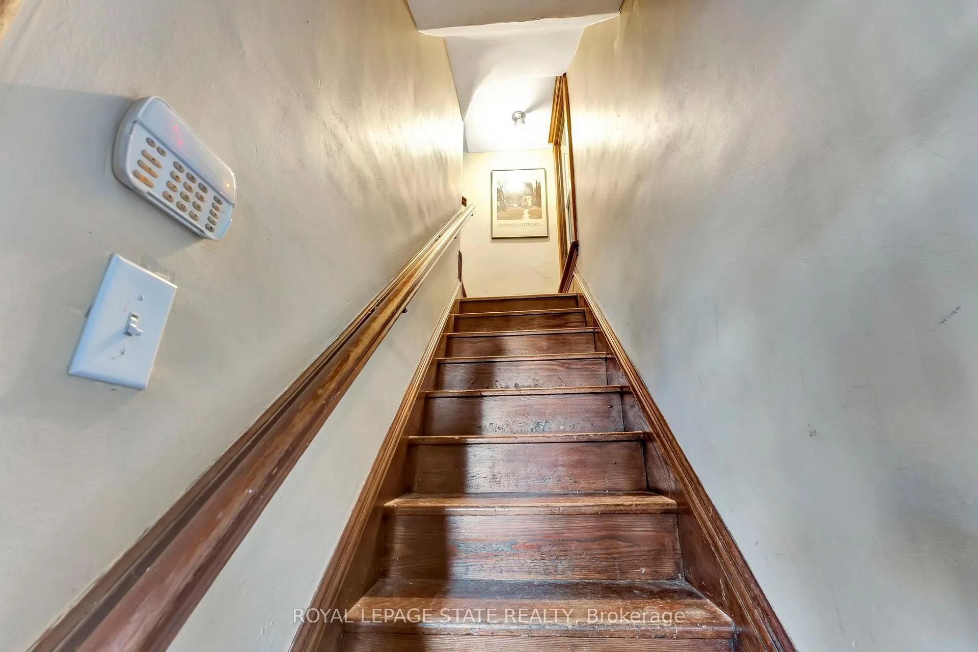Photo 14 of 70 Belview Avenue, Hamilton, Crown Point — HOMEH