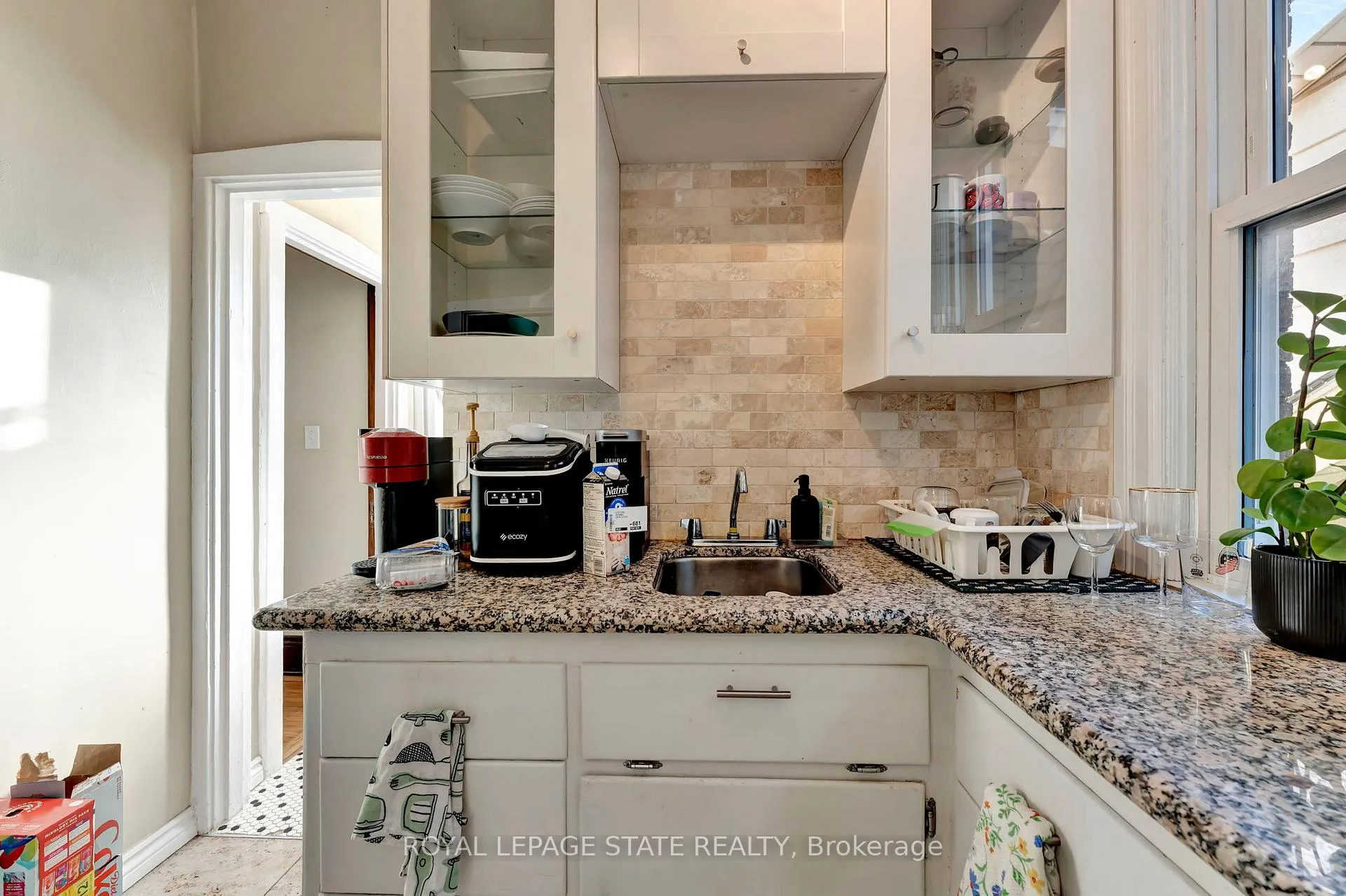 Photo 18 of 70 Belview Avenue, Hamilton, Crown Point — HOMEH