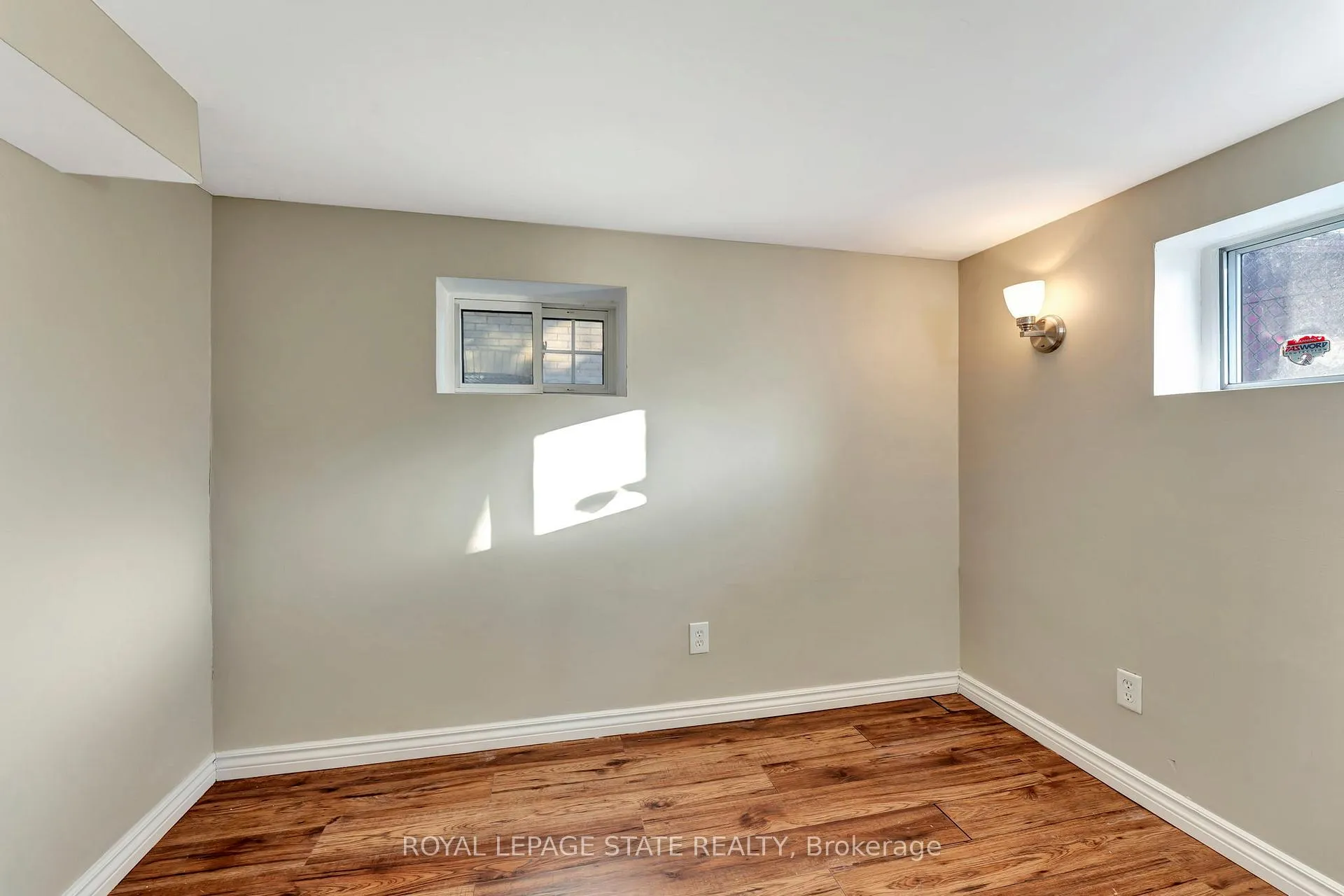 Photo 29 of 70 Belview Avenue, Hamilton, Crown Point — HOMEH