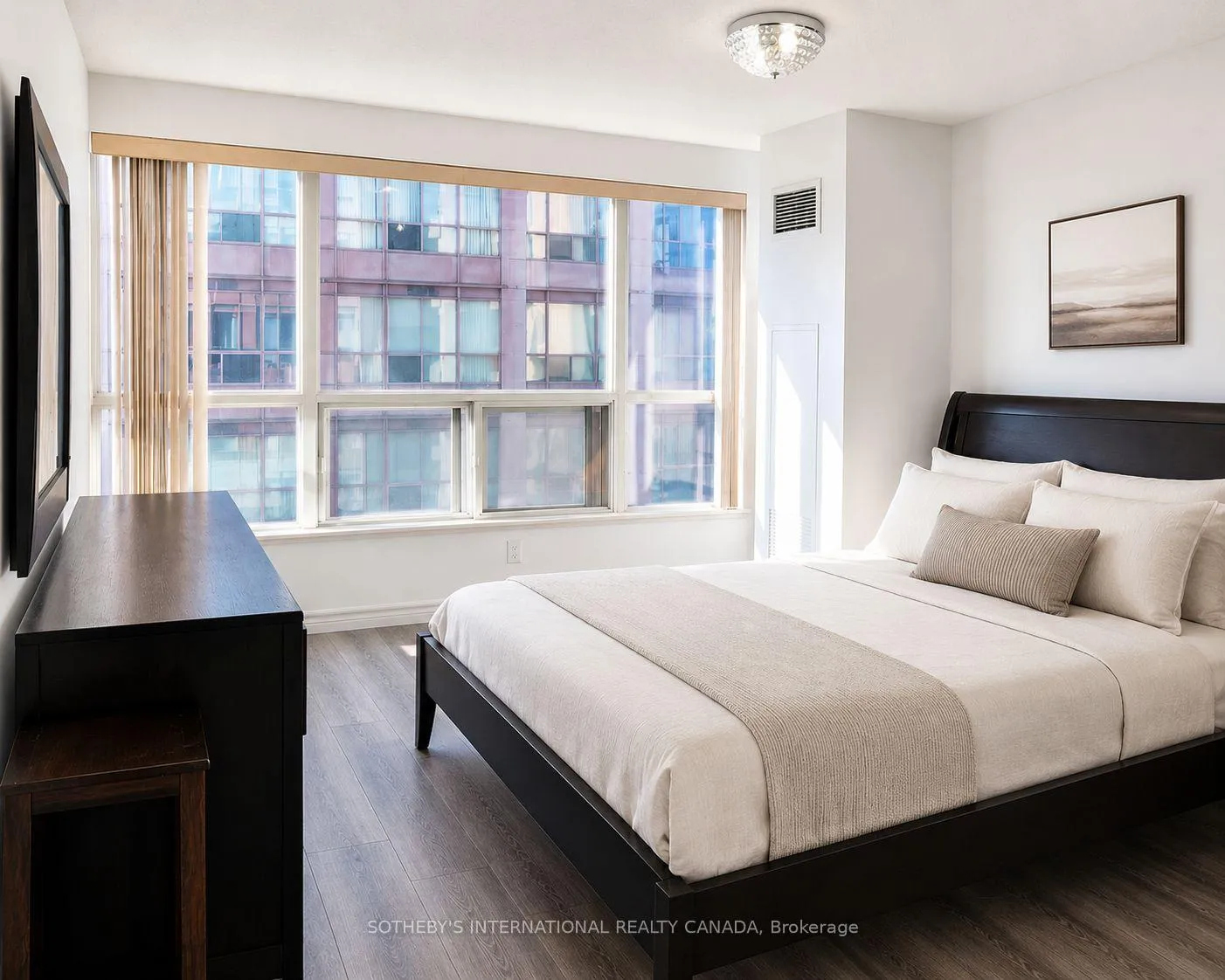 Photo 12 of 909 Bay Street, Toronto, Bay Street Corridor — HOMEH