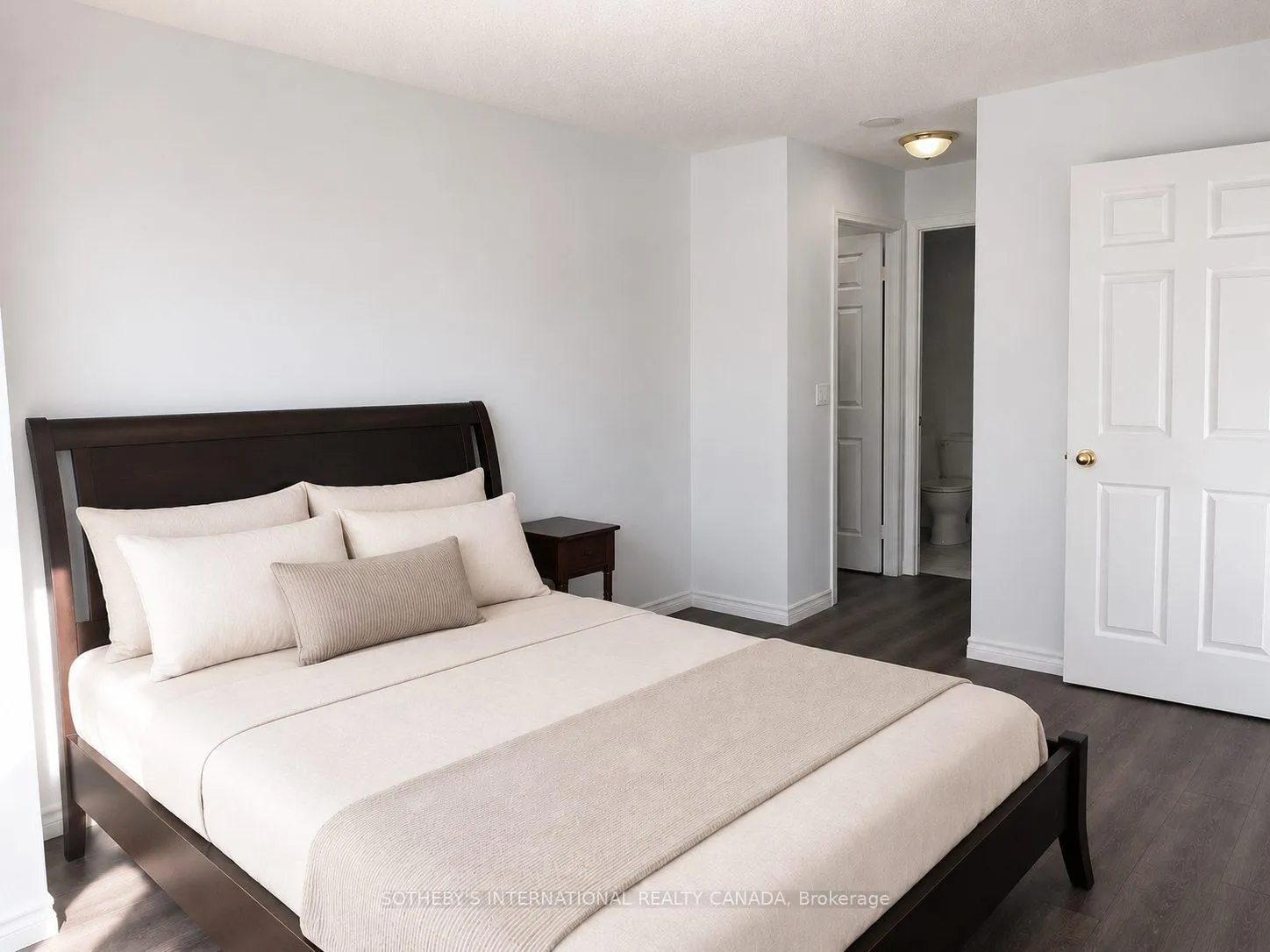 Photo 13 of 909 Bay Street, Toronto, Bay Street Corridor — HOMEH