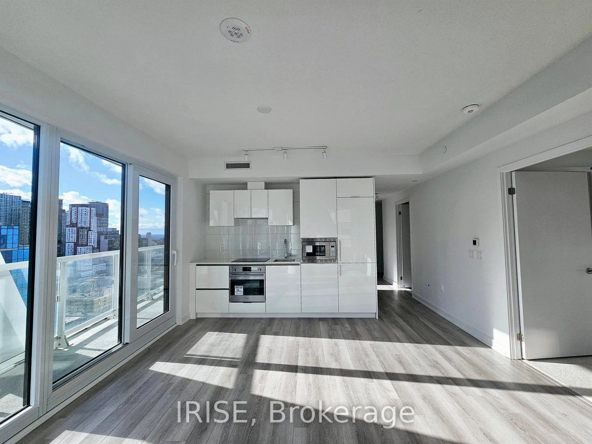 Photo 5 of Unit 2414, 230 Simcoe Street, Toronto, Kensington-Chinatown — HOMEH