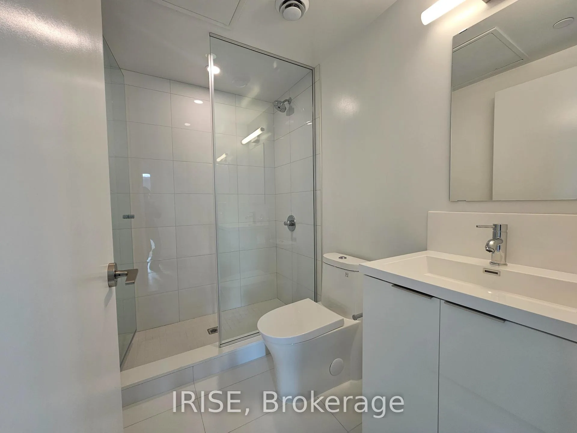 Photo 10 of Unit 2414, 230 Simcoe Street, Toronto, Kensington-Chinatown — HOMEH