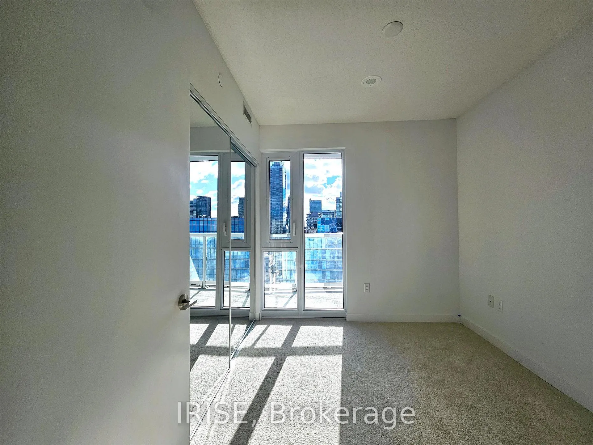 Photo 11 of Unit 2414, 230 Simcoe Street, Toronto, Kensington-Chinatown — HOMEH