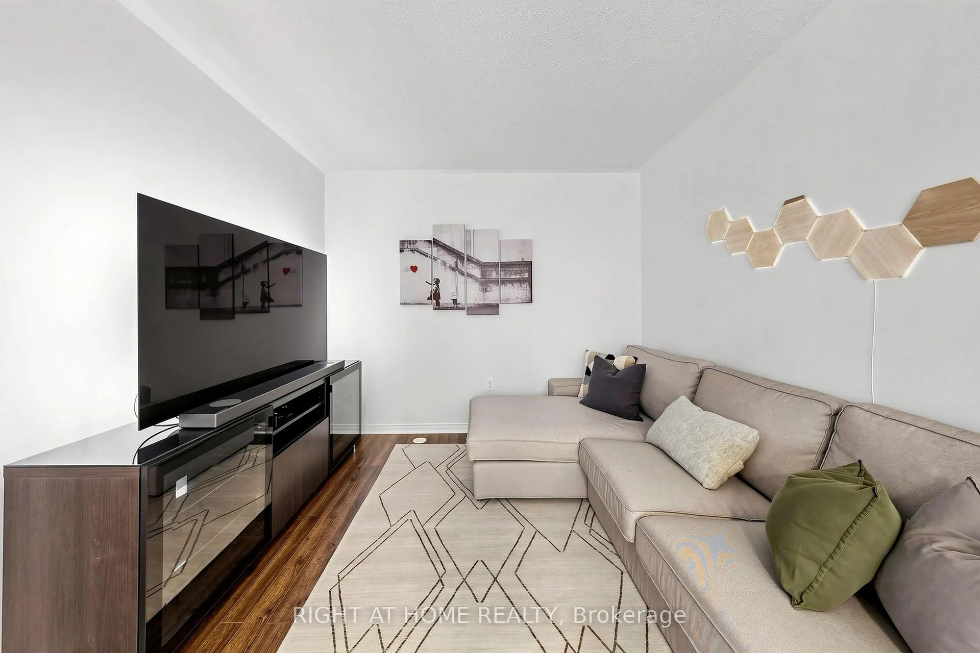 Photo 9 of 252 Wetenhall Landing, Milton, Harrison — HOMEH