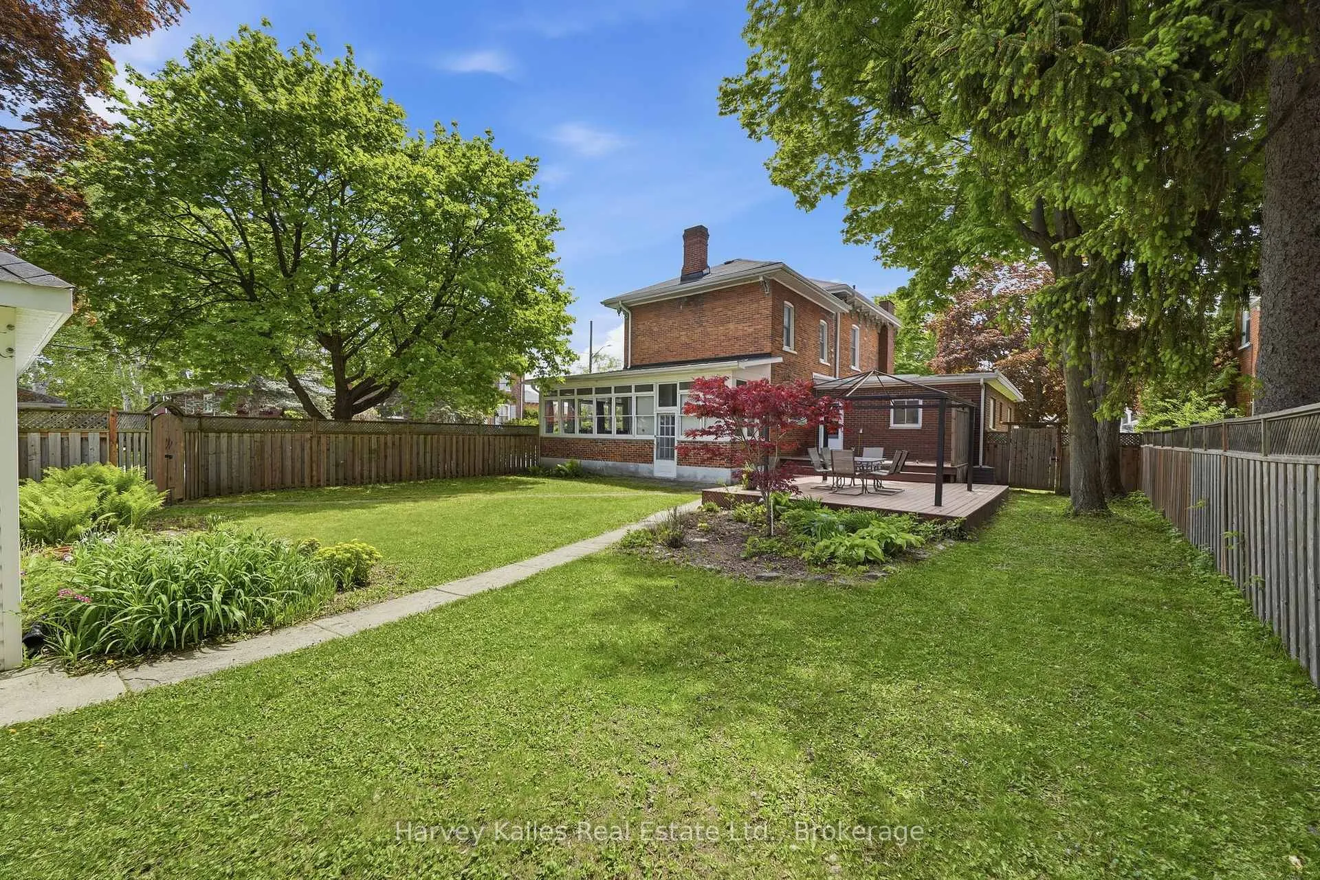 Photo 2 of 18 Centre Street, Prince Edward County, Picton Ward — HOMEH