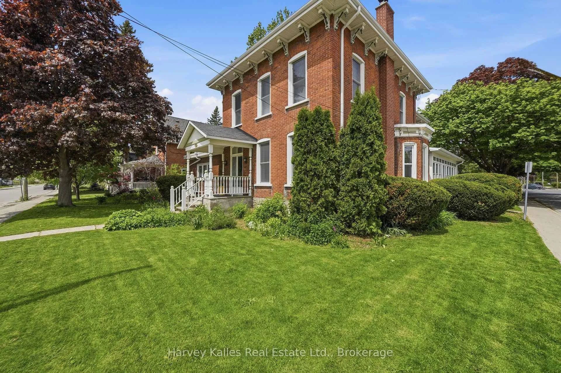 Photo 3 of 18 Centre Street, Prince Edward County, Picton Ward — HOMEH