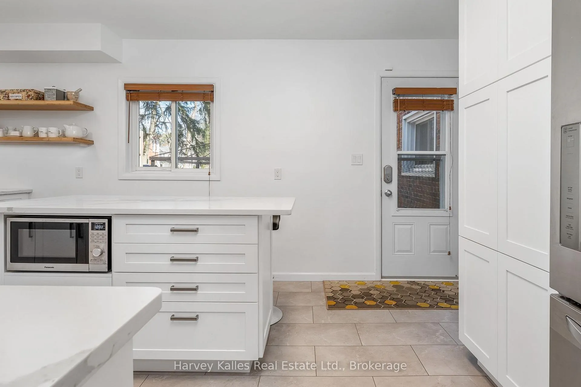 Photo 15 of 18 Centre Street, Prince Edward County, Picton Ward — HOMEH