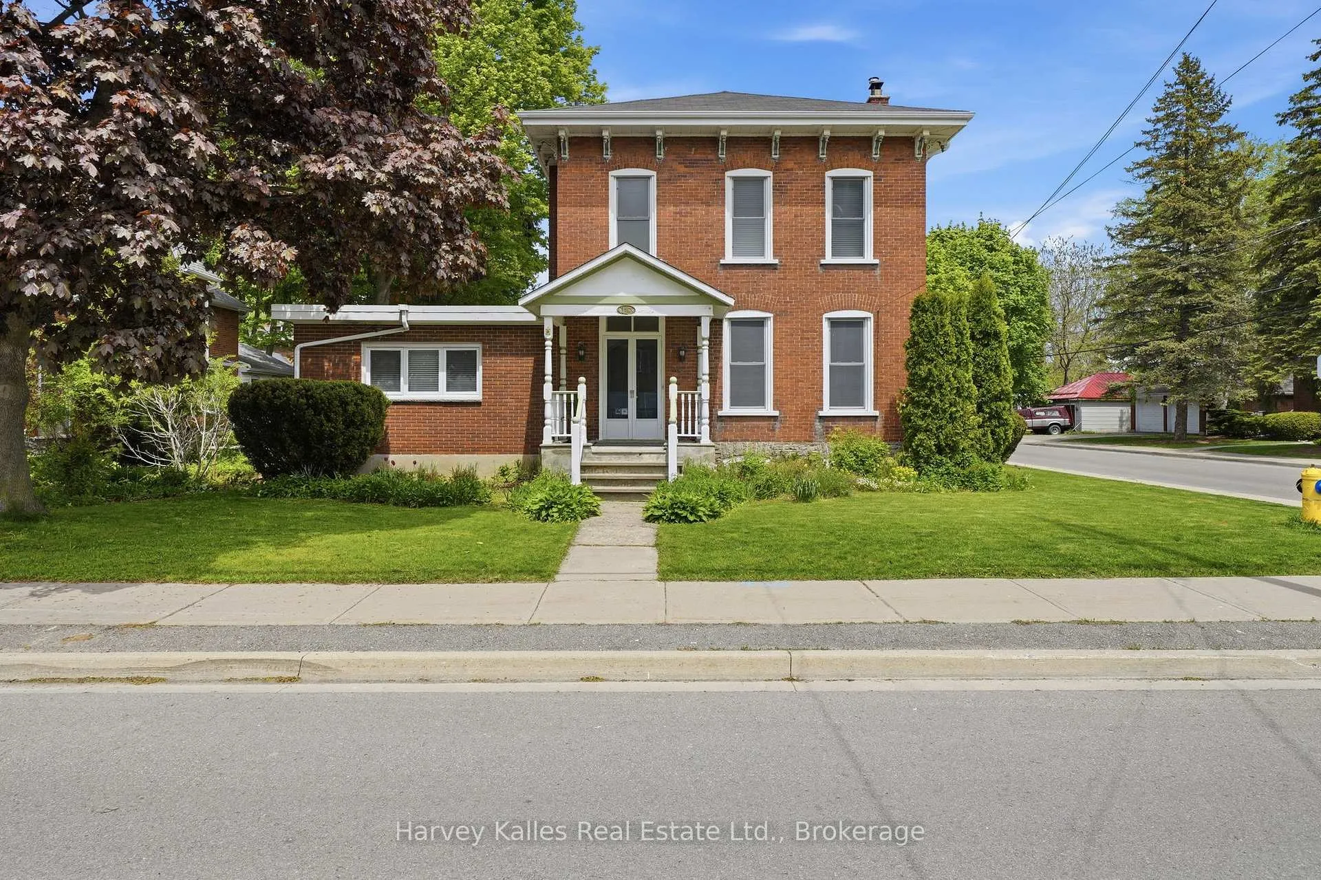 Photo 40 of 18 Centre Street, Prince Edward County, Picton Ward — HOMEH