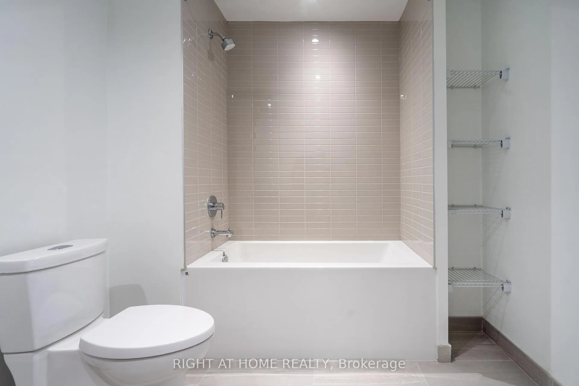 Photo 16 of Unit 0309, 10 Flavelle Trail, Vaughan, Steeles West Industrial — HOMEH