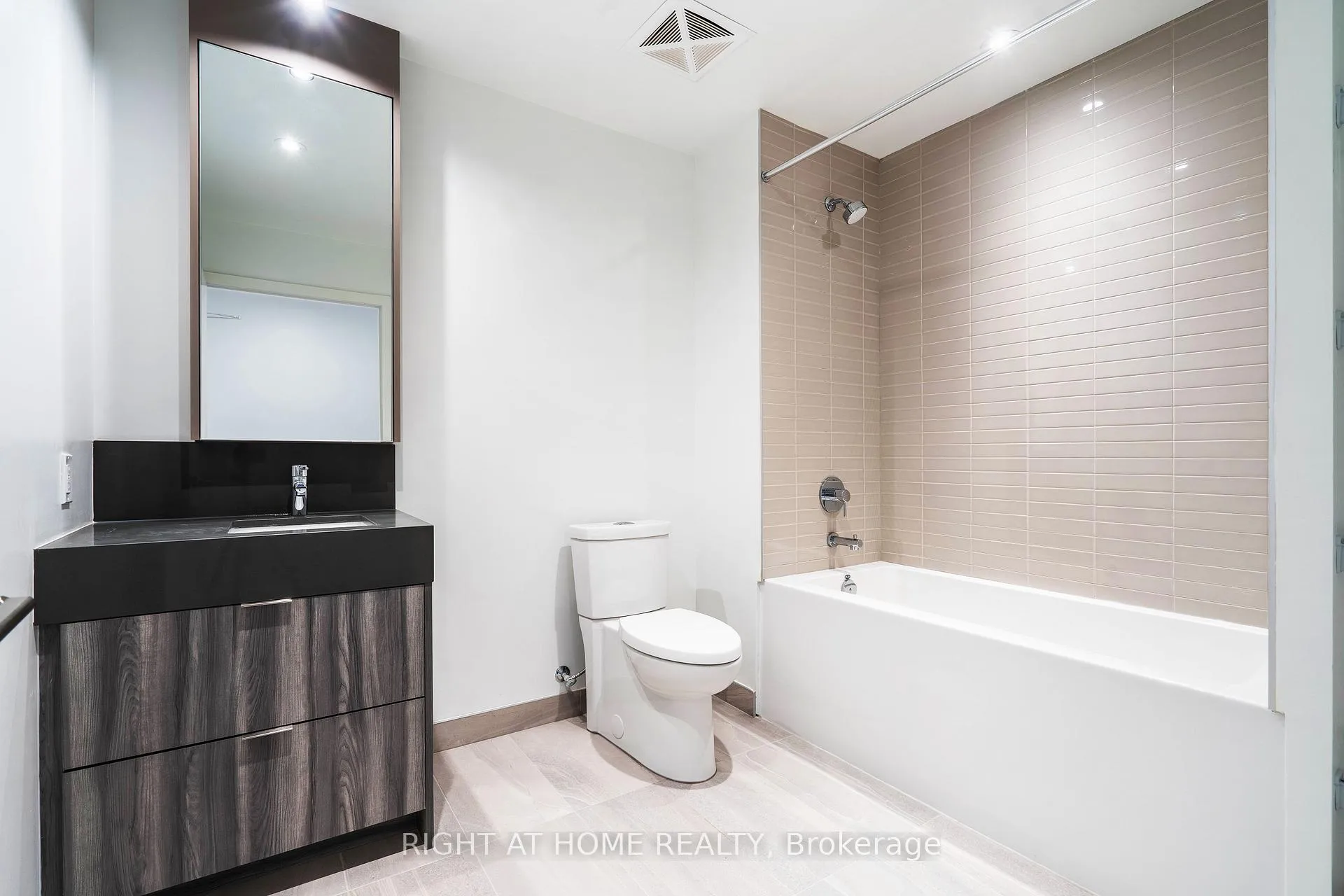 Photo 17 of Unit 0309, 10 Flavelle Trail, Vaughan, Steeles West Industrial — HOMEH