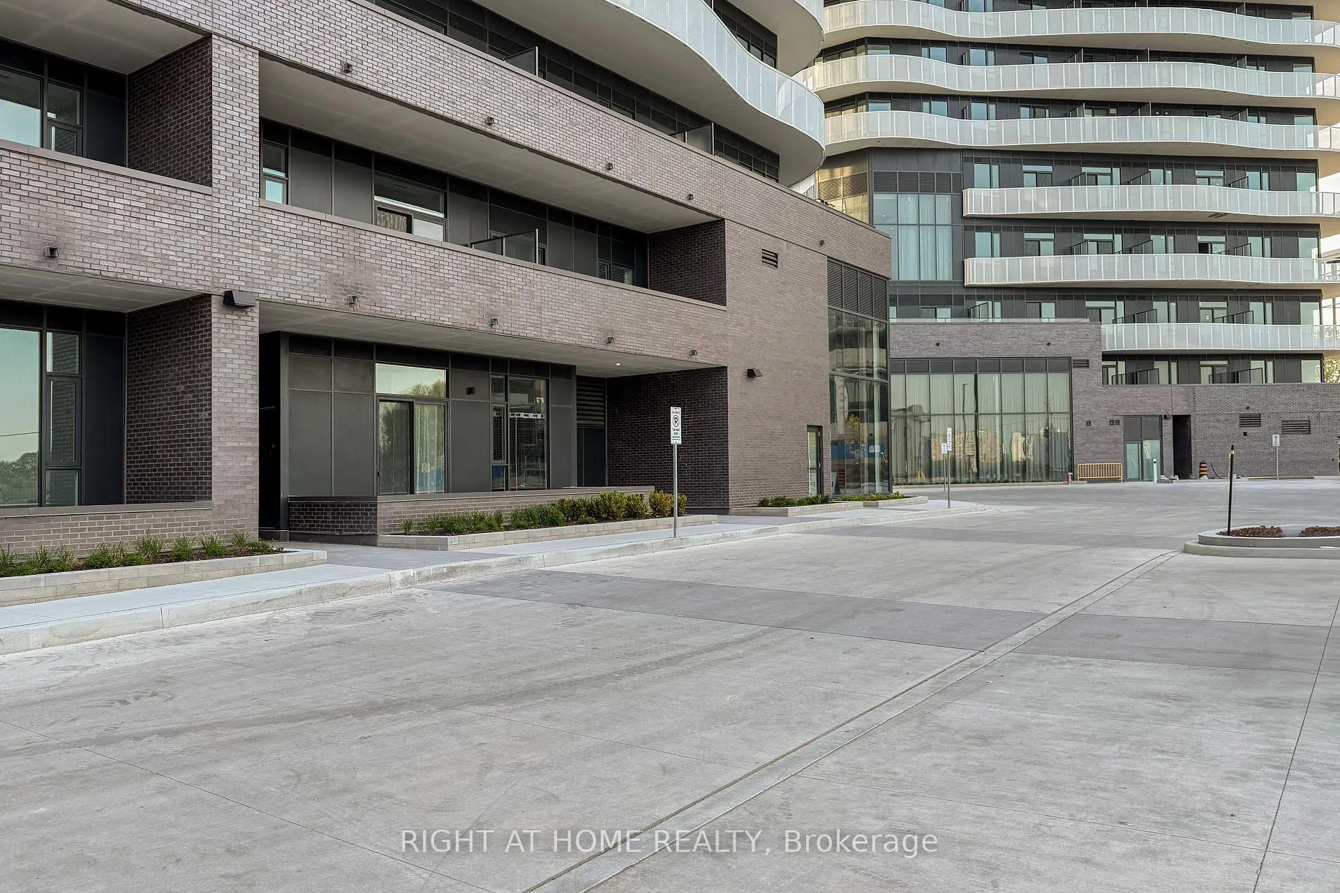 Photo 28 of Unit 0309, 10 Flavelle Trail, Vaughan, Steeles West Industrial — HOMEH
