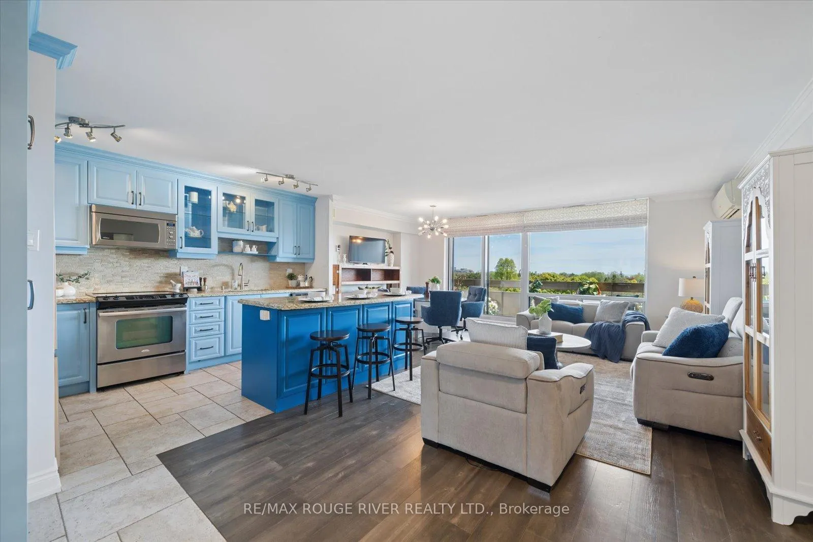 Photo 4 of Unit 608, 1210 Radom Street, Pickering, Bay Ridges — HOMEH