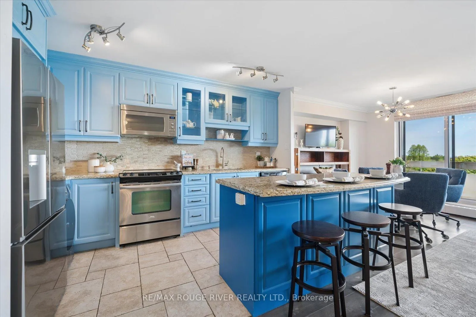 Photo 5 of Unit 608, 1210 Radom Street, Pickering, Bay Ridges — HOMEH