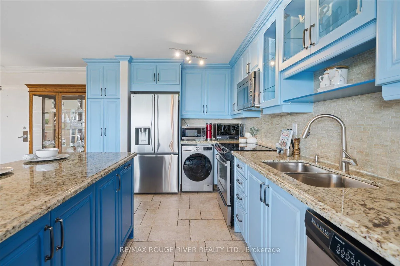 Photo 6 of Unit 608, 1210 Radom Street, Pickering, Bay Ridges — HOMEH