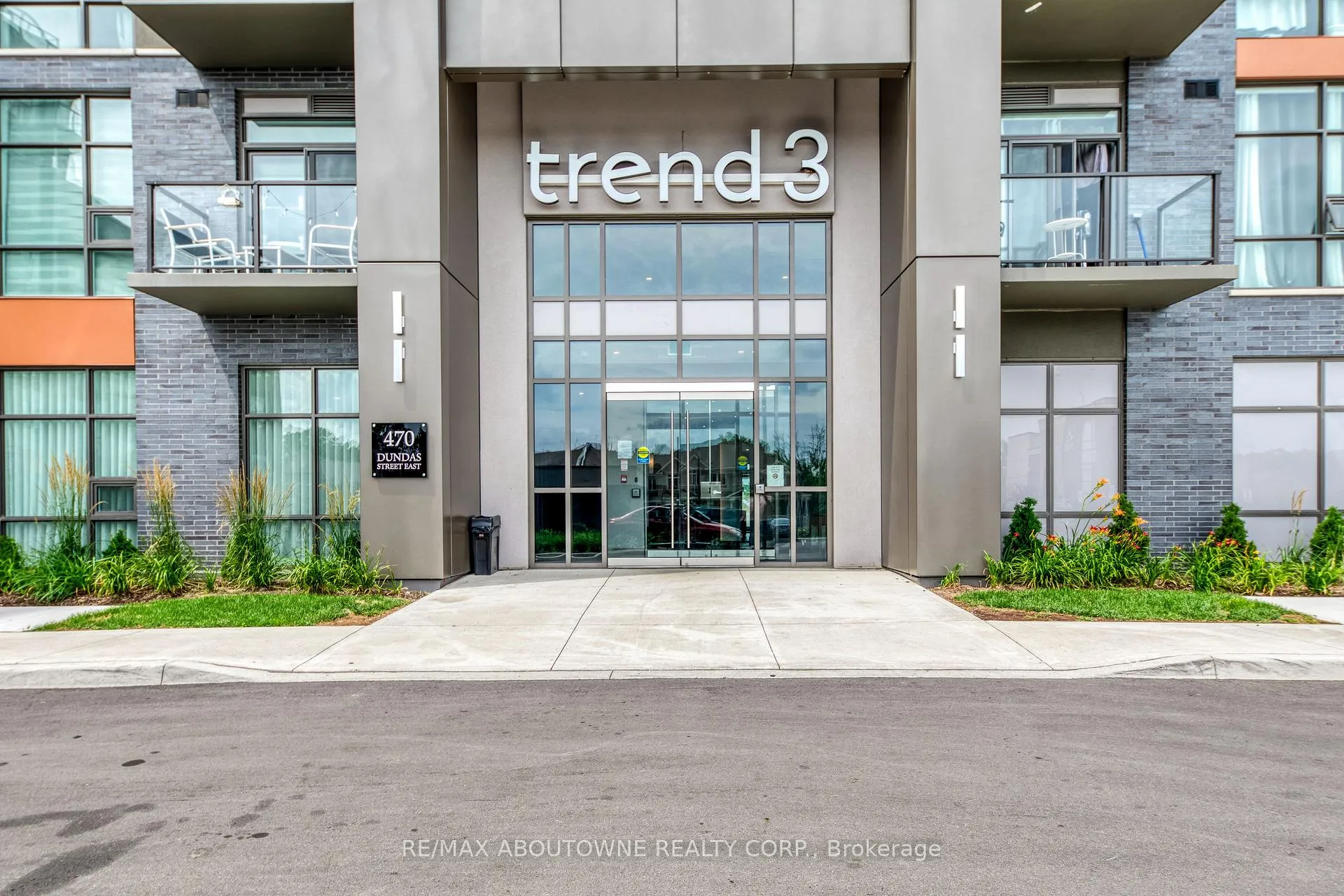 Photo 2 of Unit 429, 470 Dundas Street E, Hamilton, Waterdown — HOMEH