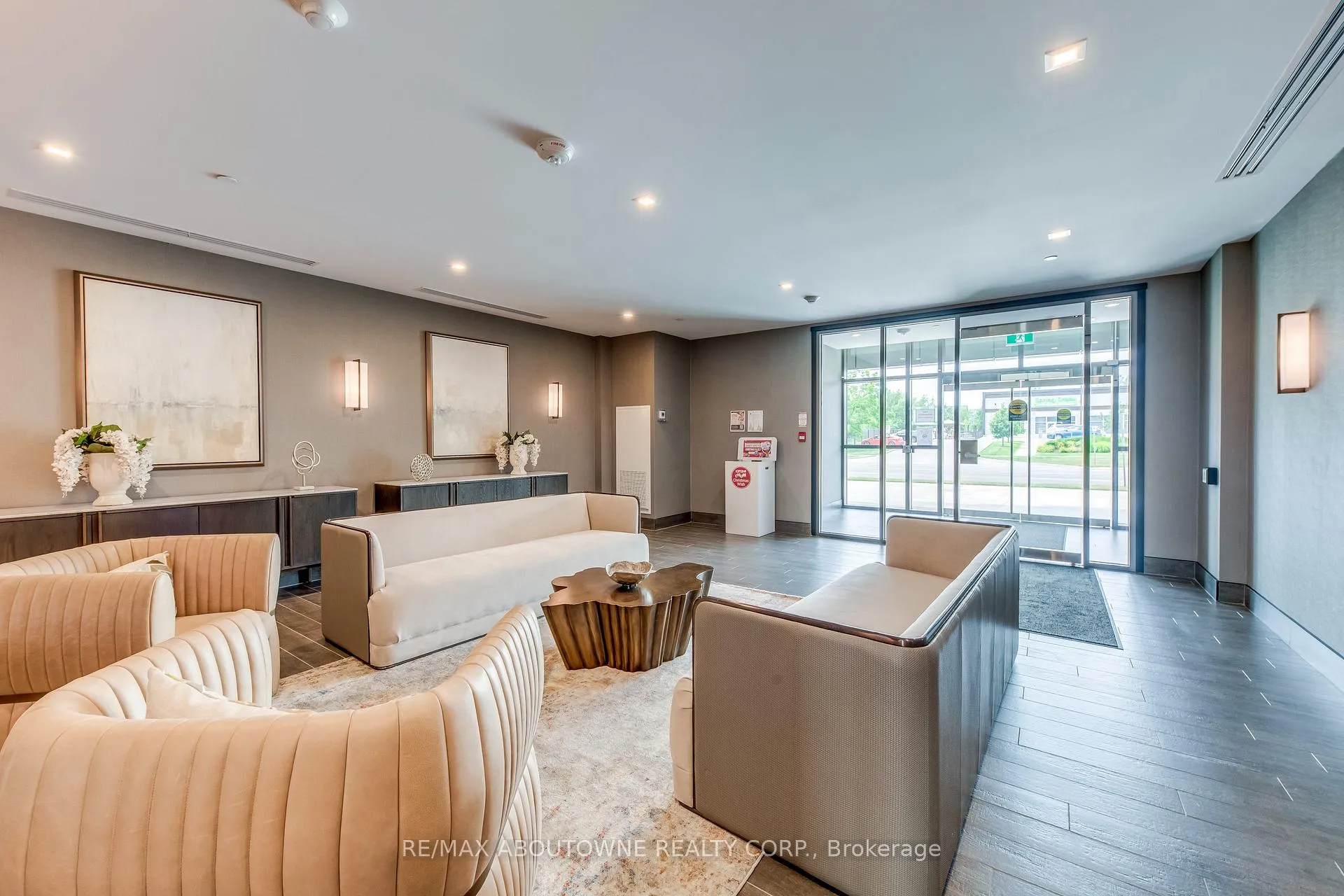 Photo 5 of Unit 429, 470 Dundas Street E, Hamilton, Waterdown — HOMEH