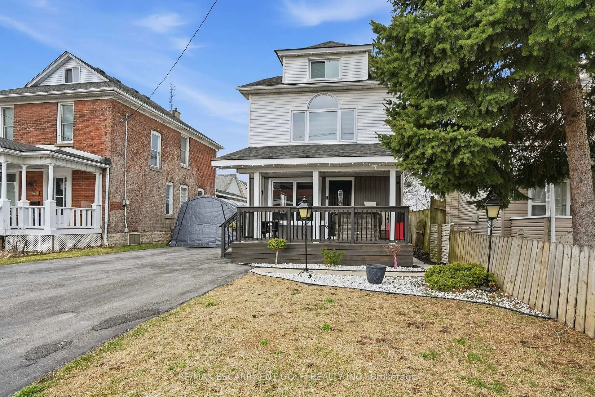 Photo 3 of 5773 Leonard Avenue, Niagara Falls, Hospital — HOMEH