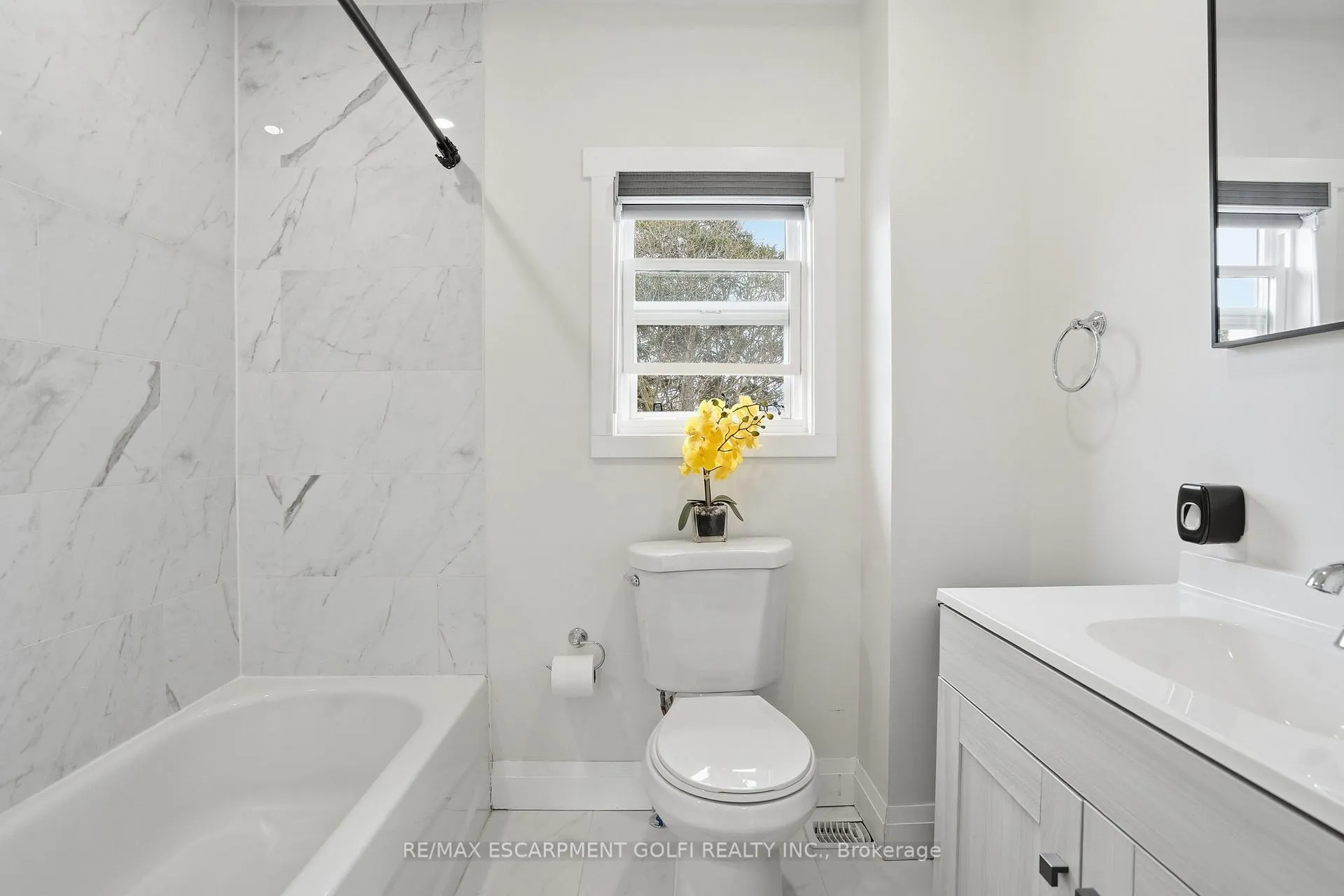 Photo 16 of 5773 Leonard Avenue, Niagara Falls, Hospital — HOMEH