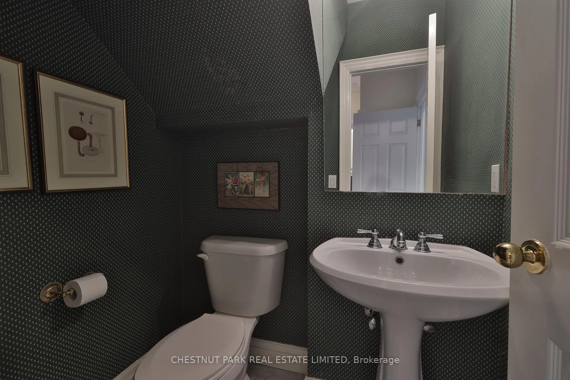 Photo 16 of 97 Farnham Avenue, Toronto, Yonge-St. Clair — HOMEH