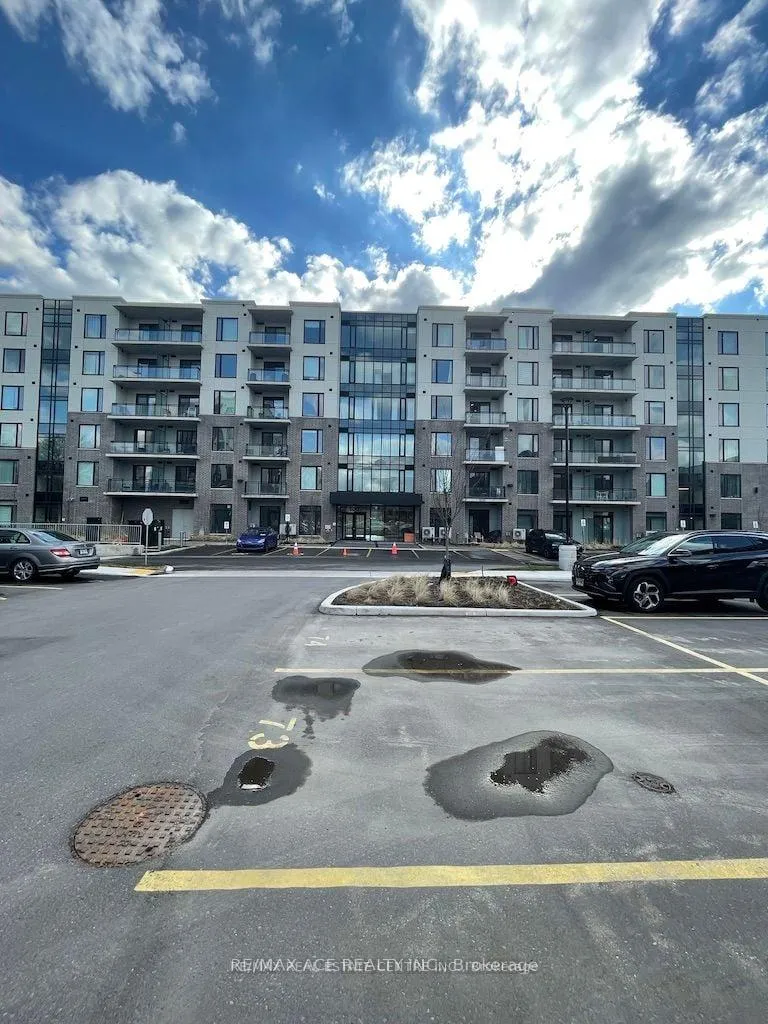 Front of Unit 601, 103 Roger Street