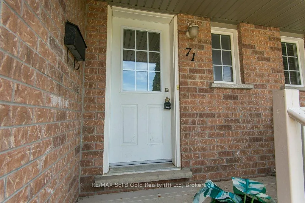 Photo 5 of 71 Foxglove Crescent, Kitchener — HOMEH