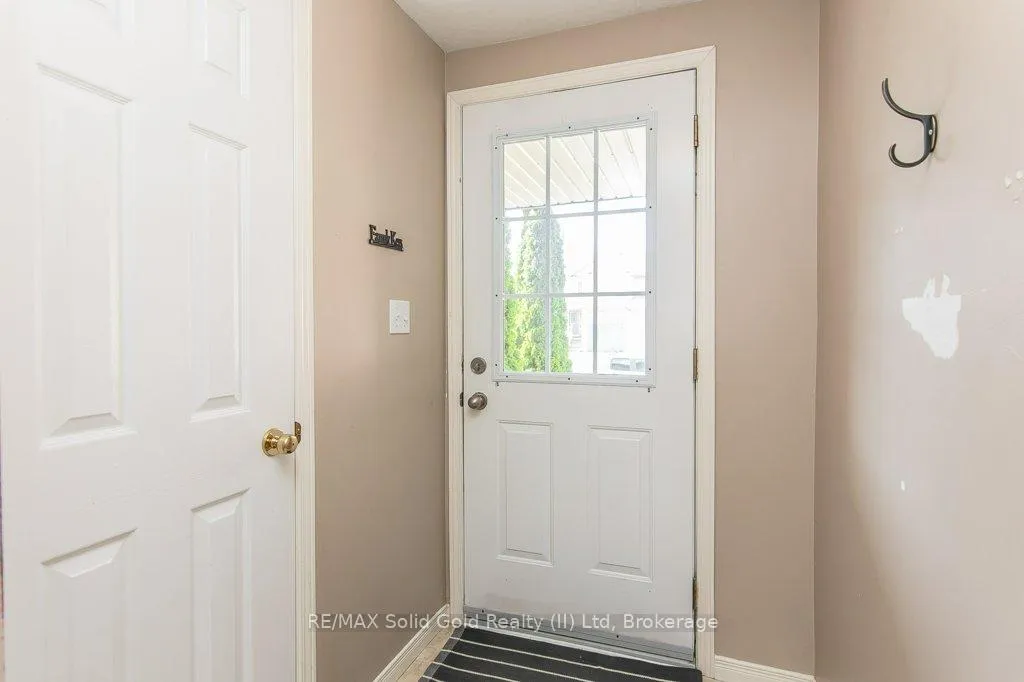 Photo 6 of 71 Foxglove Crescent, Kitchener — HOMEH
