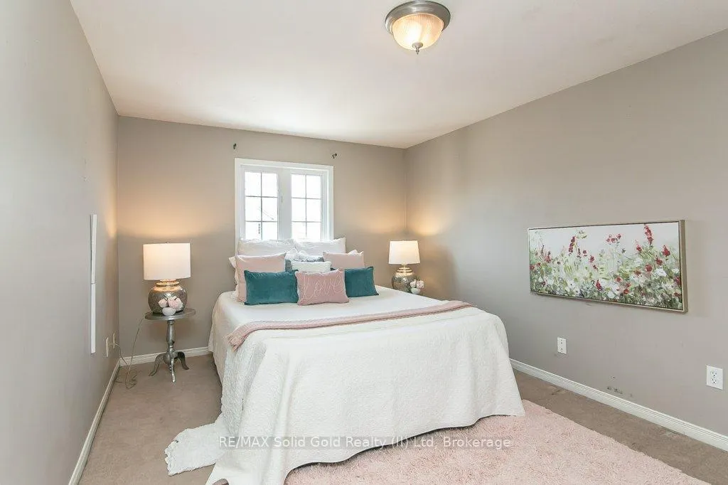 Photo 22 of 71 Foxglove Crescent, Kitchener — HOMEH