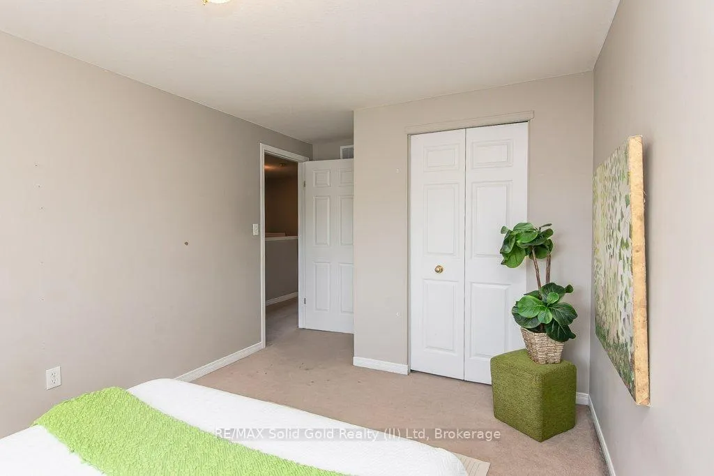 Photo 32 of 71 Foxglove Crescent, Kitchener — HOMEH