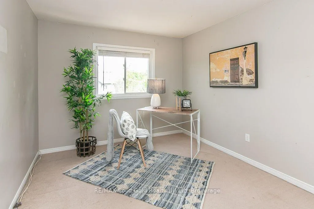 Photo 34 of 71 Foxglove Crescent, Kitchener — HOMEH