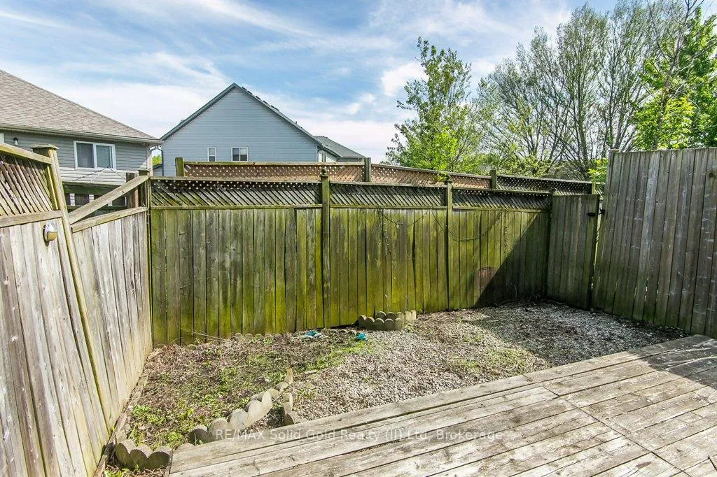Photo 40 of 71 Foxglove Crescent, Kitchener — HOMEH
