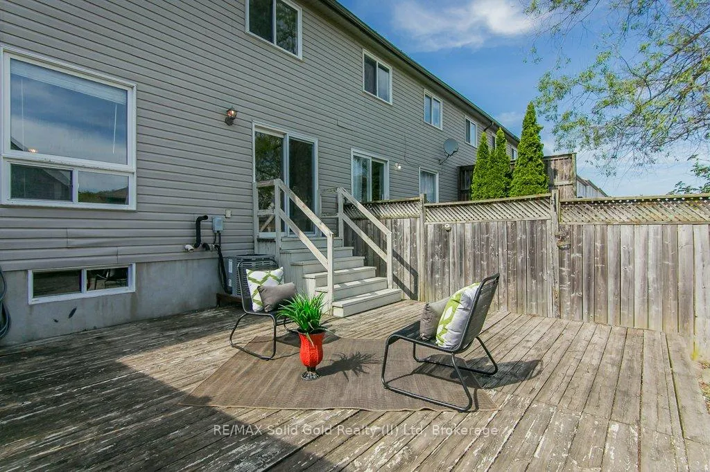 Photo 44 of 71 Foxglove Crescent, Kitchener — HOMEH